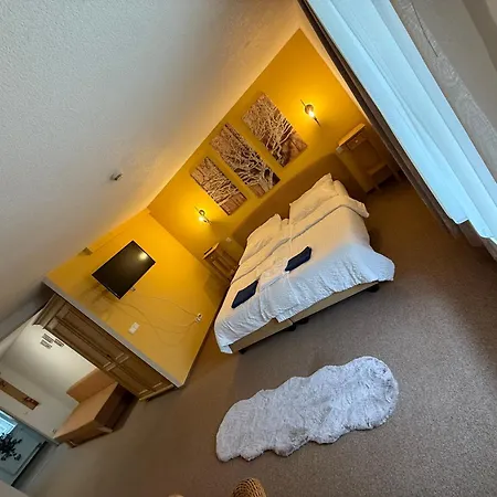 Gæstehus Leos Und Armando Gjuci Gbr *