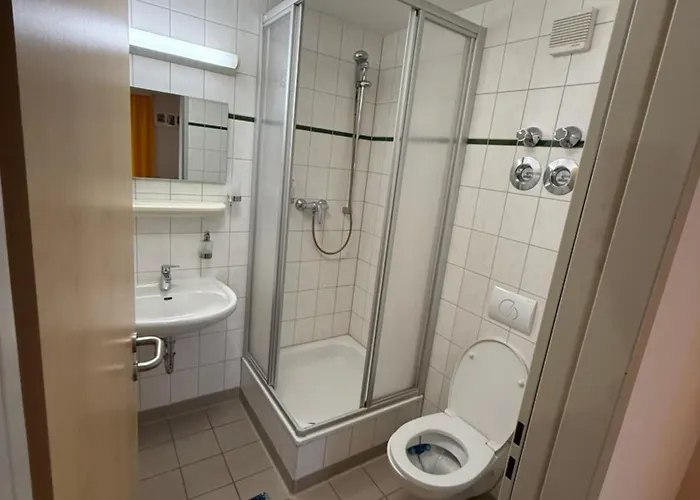 Leos Und Armando Gjuci Gbr بيت ضيافة