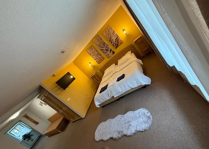 بيت ضيافة Leos Und Armando Gjuci Gbr *